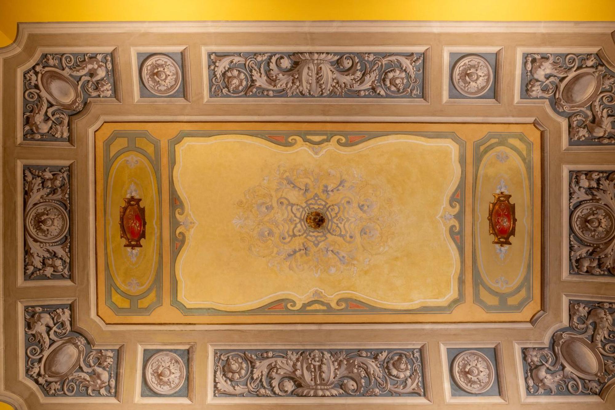 Royal Mansion Of Tommaso Corsini Florence