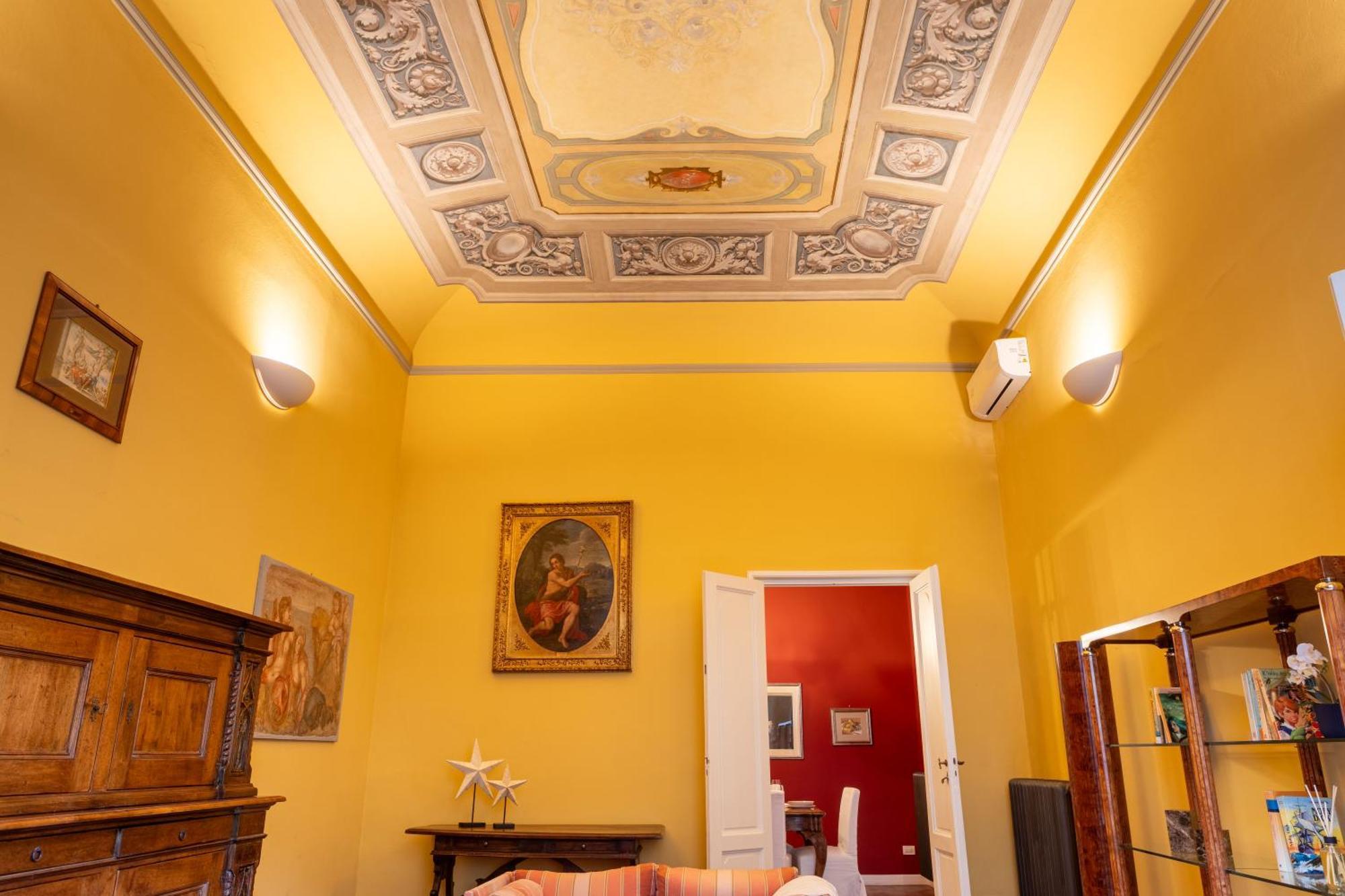 Royal Mansion Of Tommaso Corsini Apartment